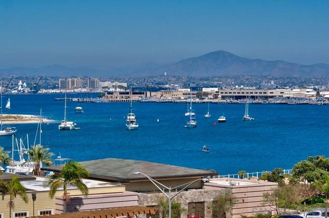 1750 Avenida Del Mundo #402