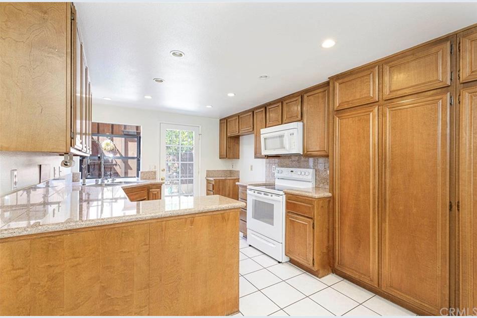 2275 Stonewood Ct