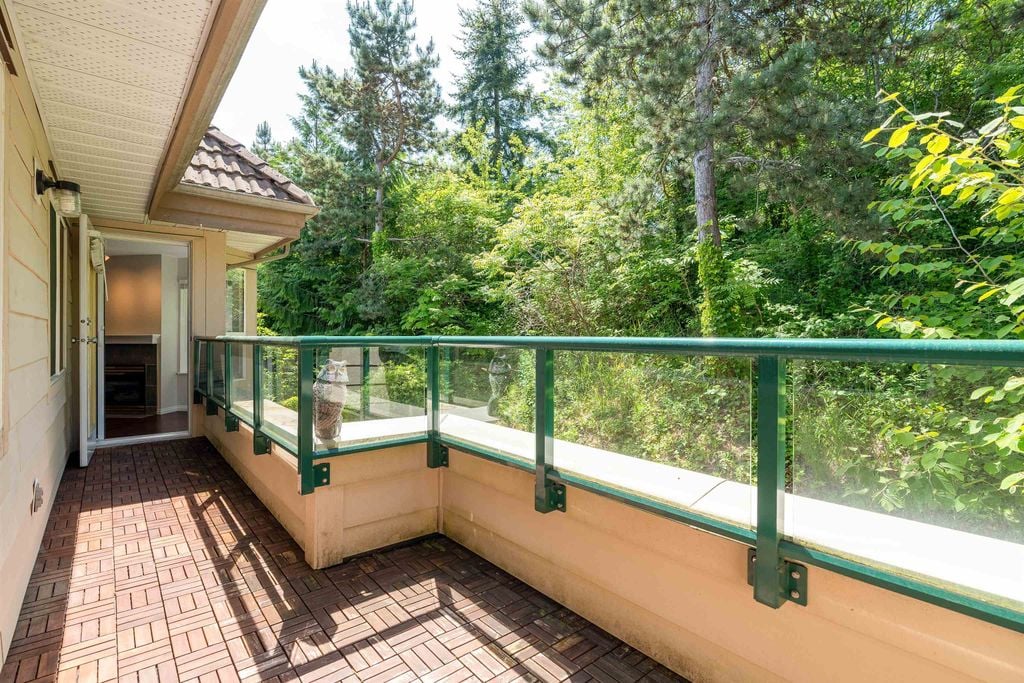 121 Shoreline Cir, #408