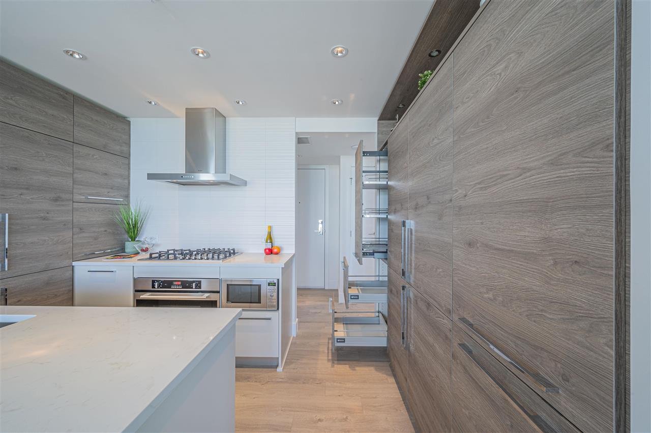 3002-7388 Kingsway Wy
