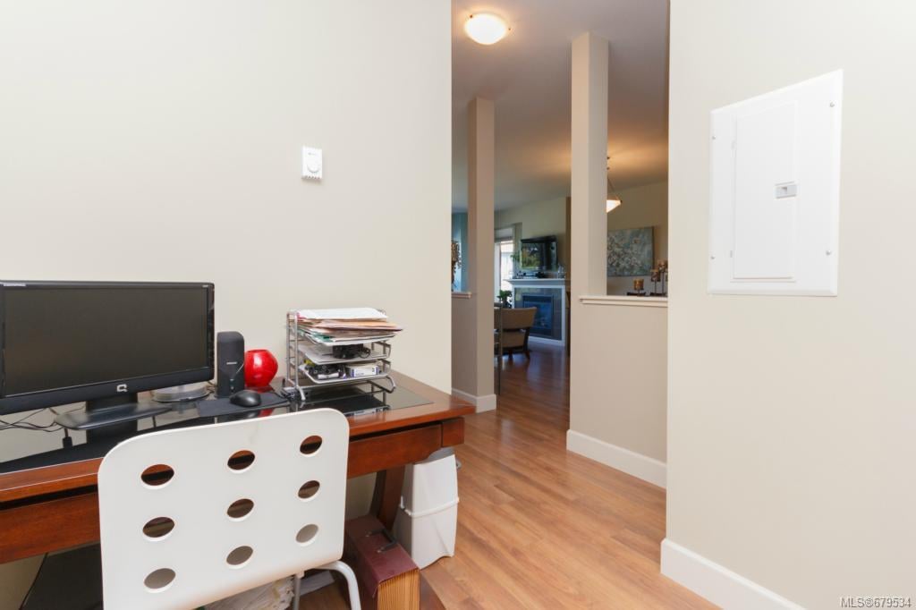 204-3220 Jacklin Rd