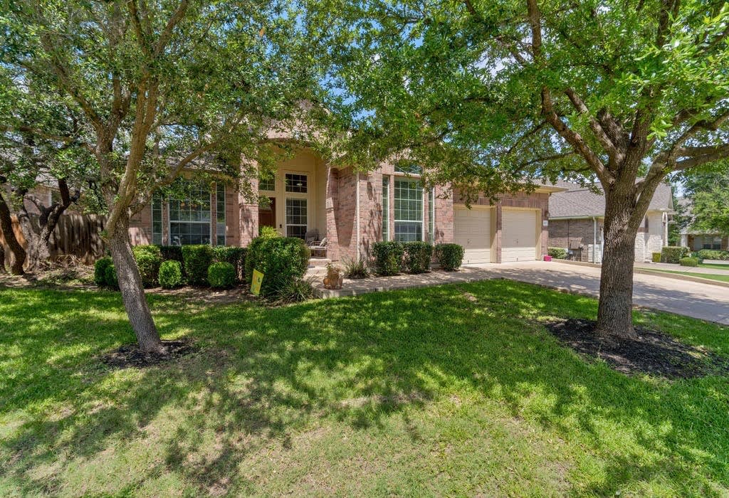 905 Horseback Hollow