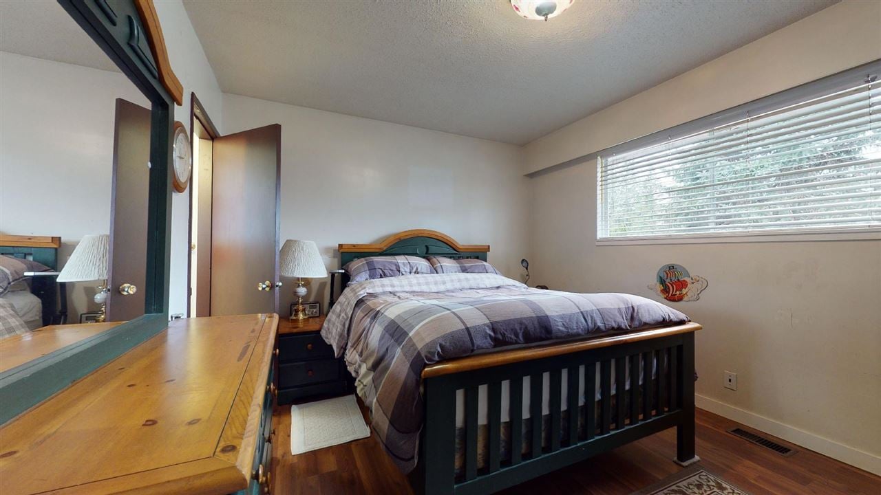 40380 Park Cres