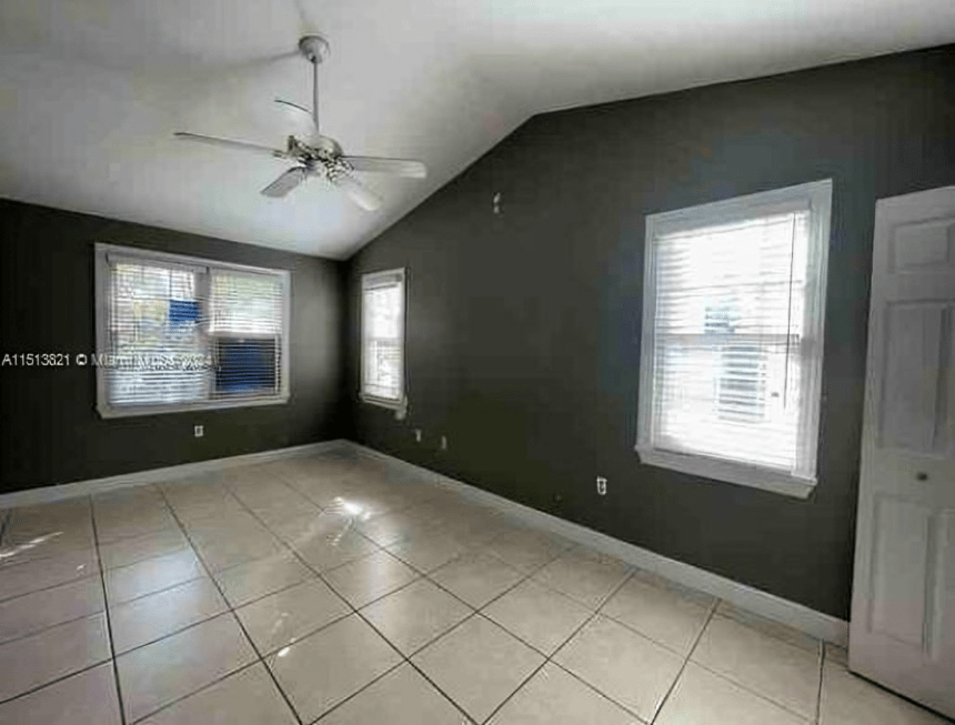 218 Golf Club Dr