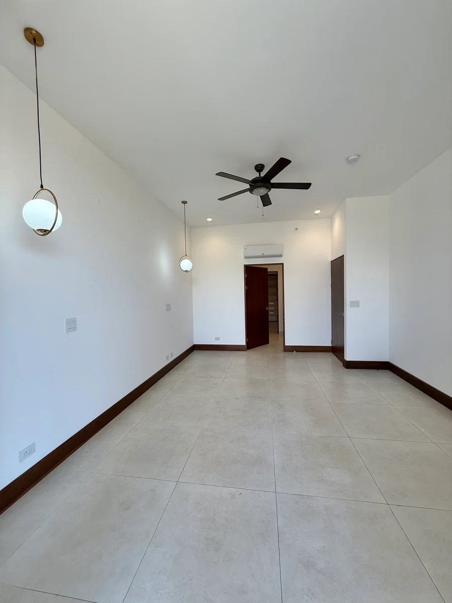 Contemporary Terrace Condo, Santa Ana, San Jose