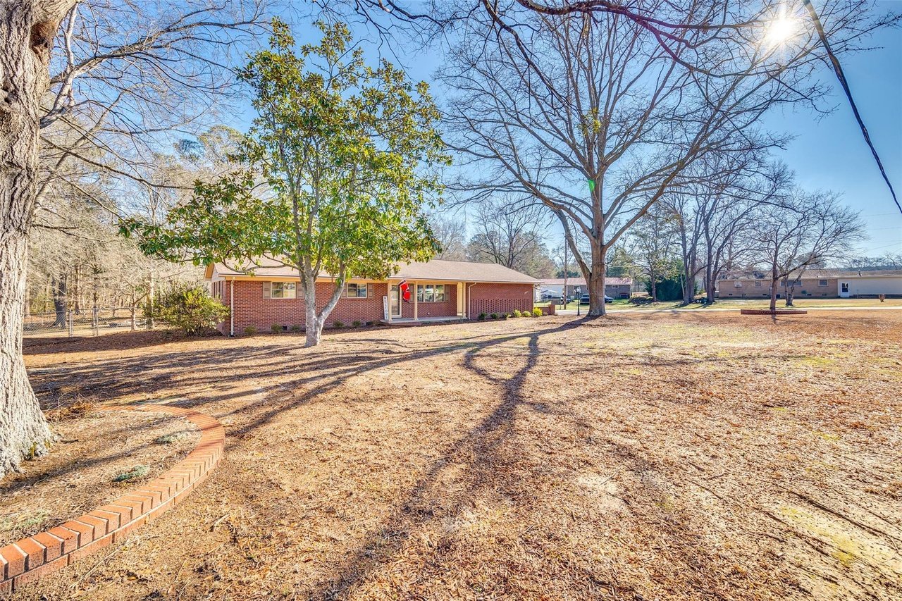 2677 Knotty Pine Dr