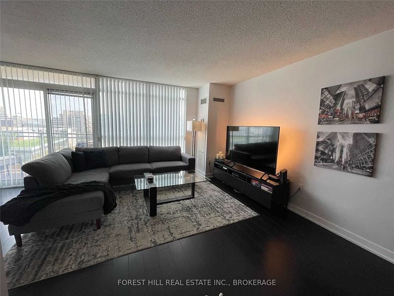 10 Capreol Court 605