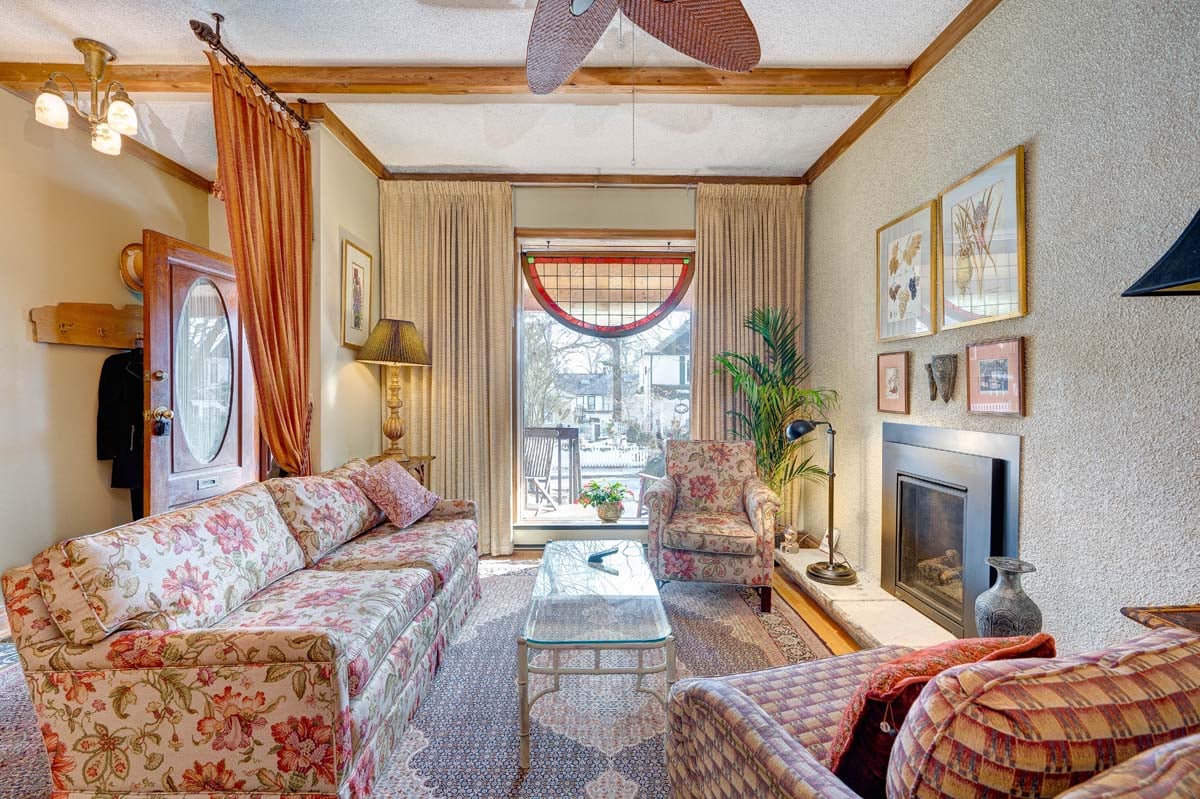14 Cedar Ave