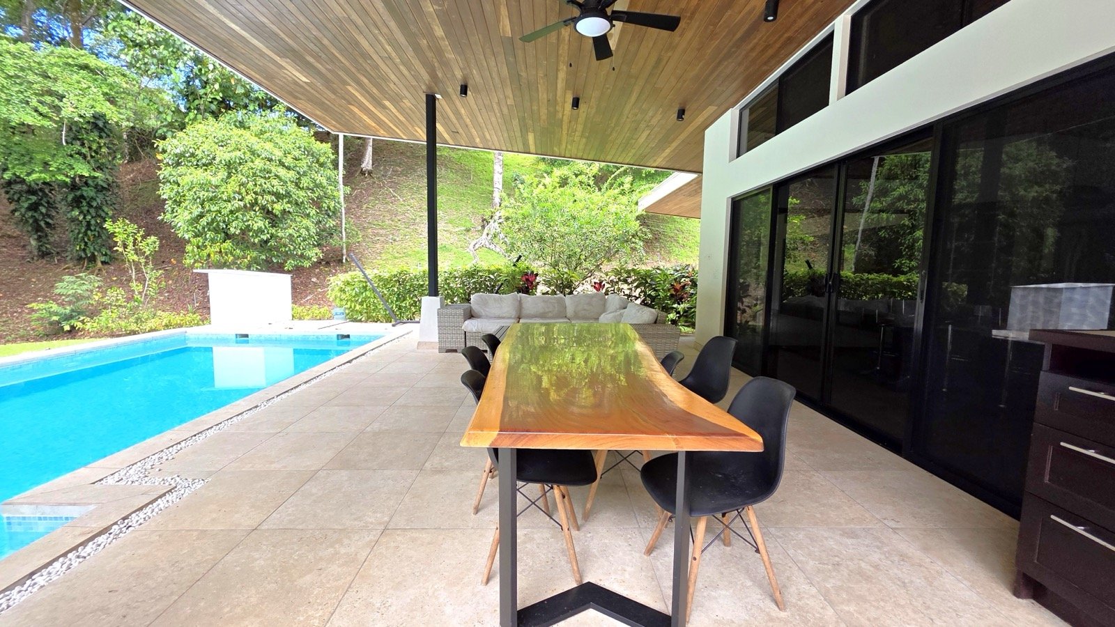 Refreshing Riverfront Retreat in Ojochal