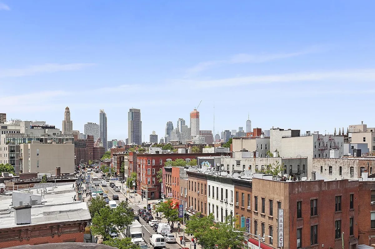 Lofty One Bedroom in Clinton Hill