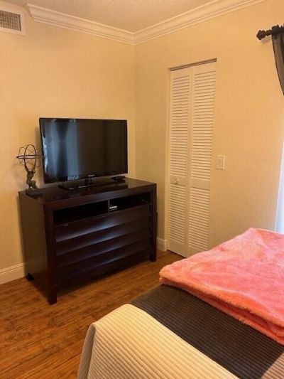1040 Lake Shore Drive