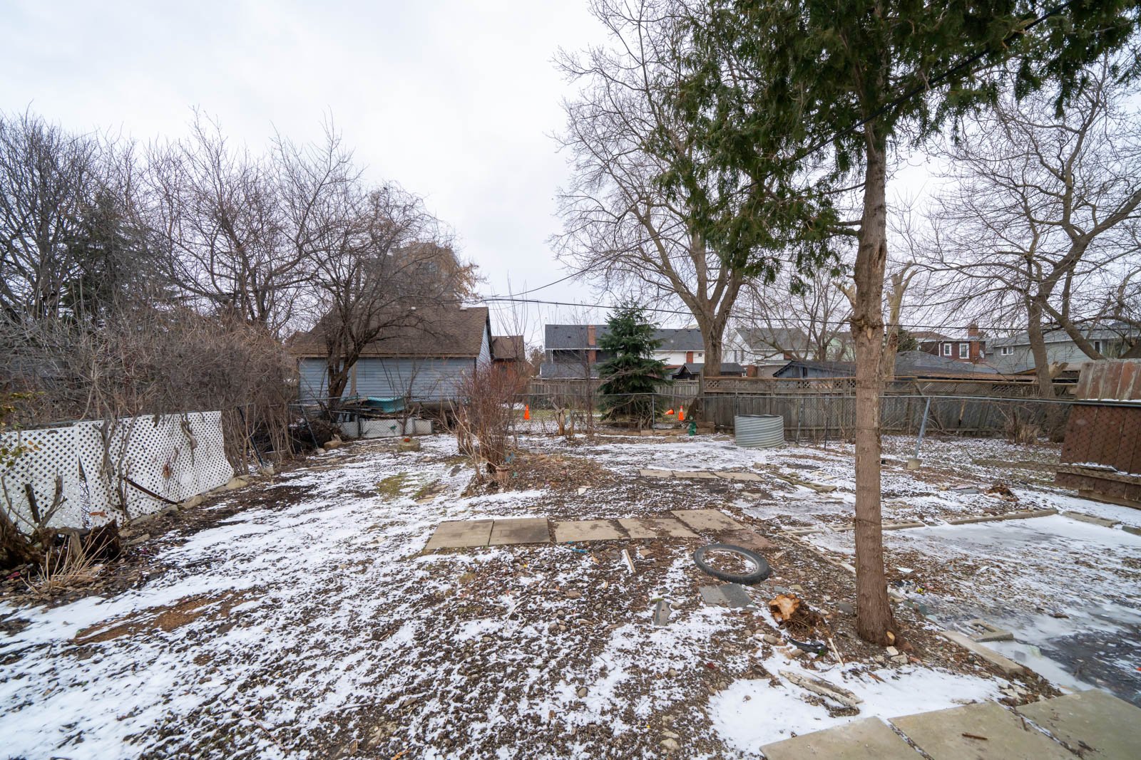 46 McMurchy Ave N