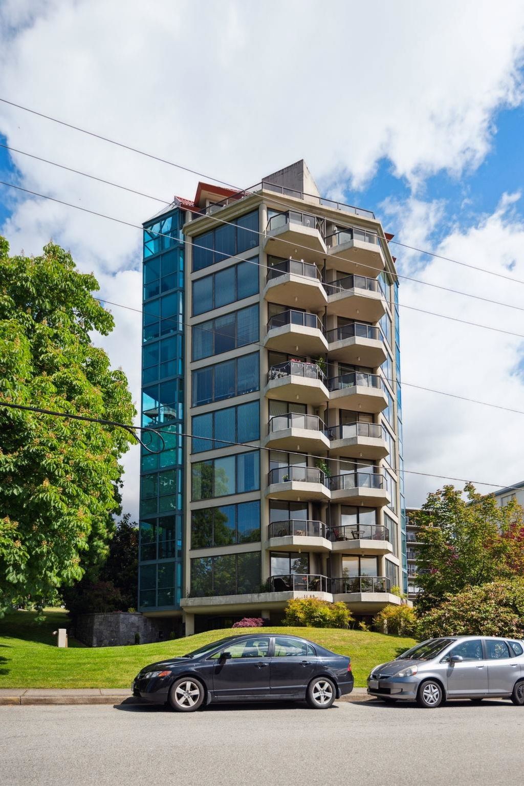 1689 Duchess Ave, #102
