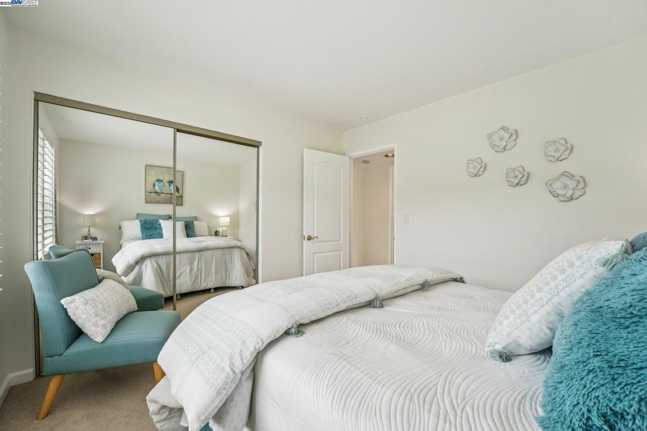 2119 Presidio Ct