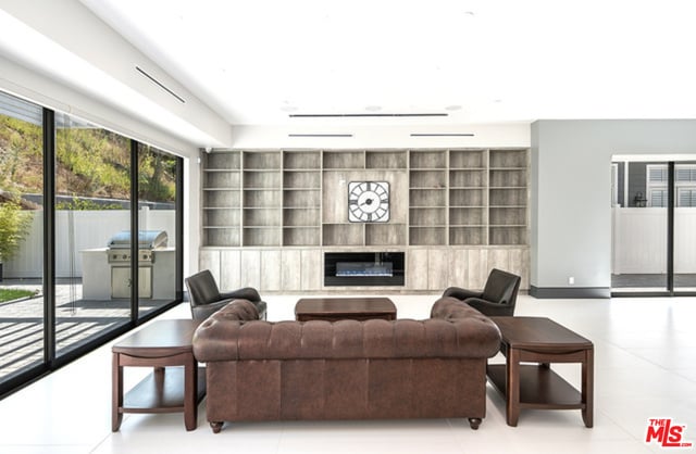 2122 Castle Heights Ave