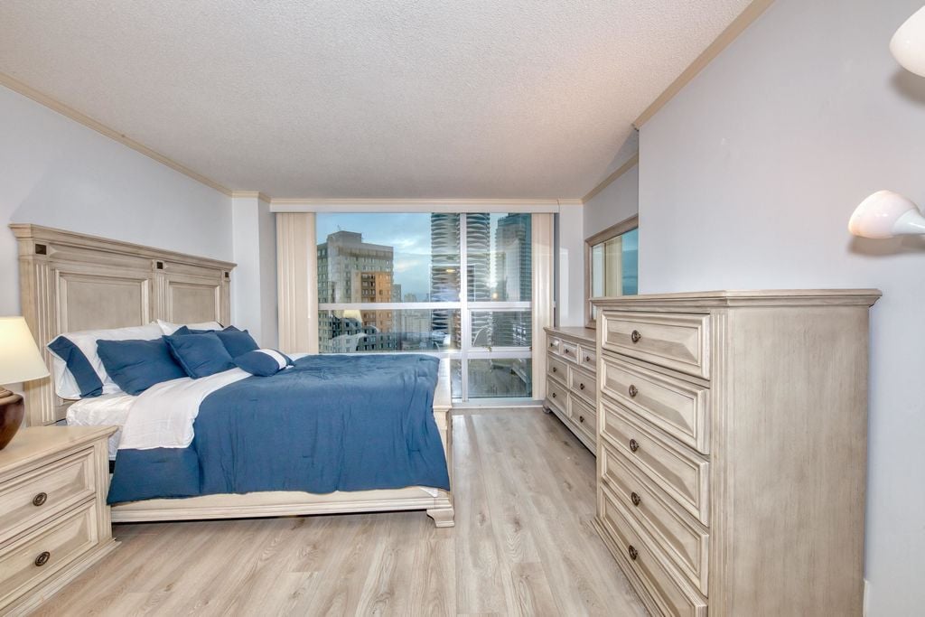1050 Burrard St, #2303