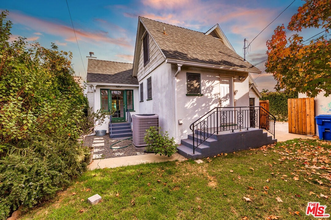 1911 Preuss Rd 