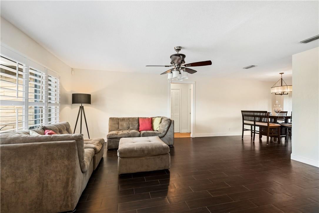 1120 NW 48th Pl