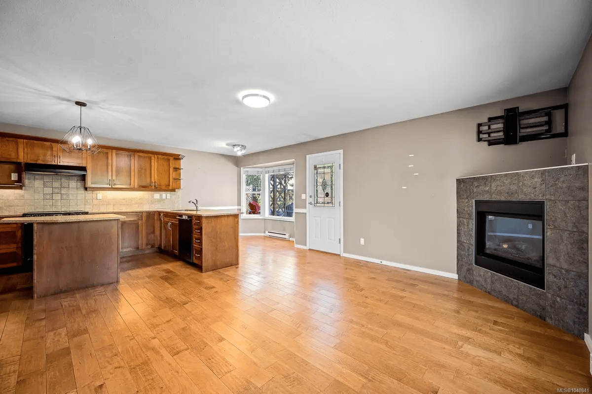4722 Cruickshank Pl