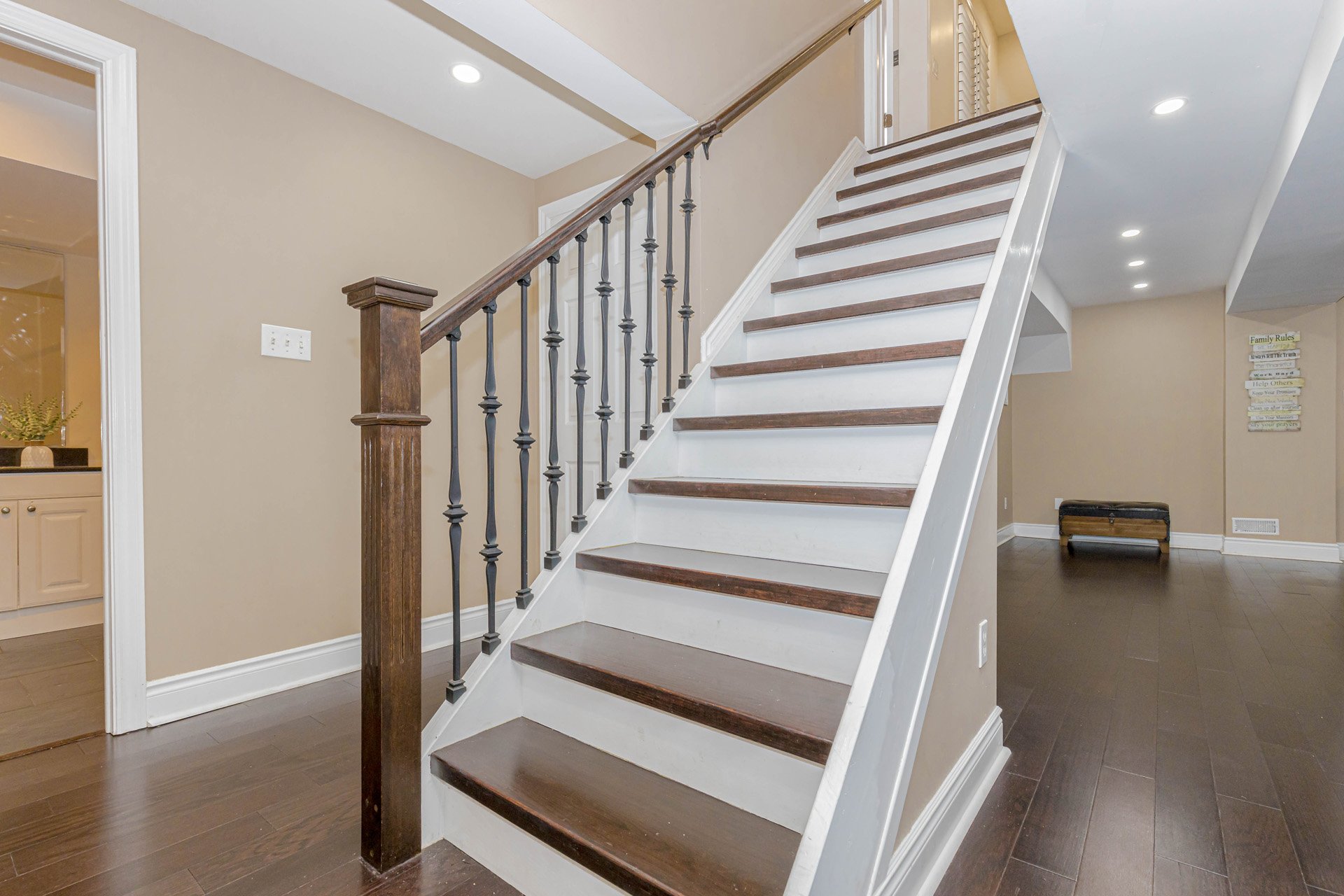 7108 Gablehurst Crescent