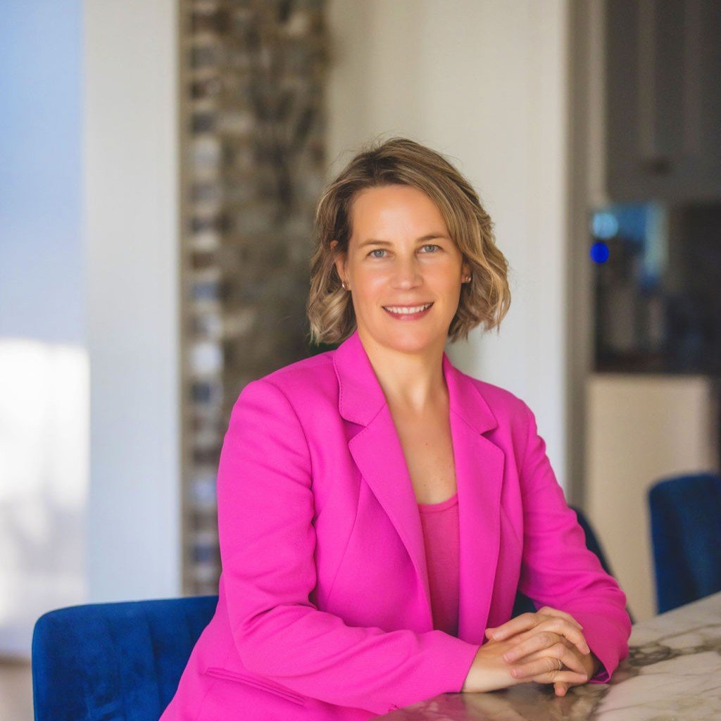  Beatriz Manchado The Woodlands, TX Real Estate Agent Headshot 