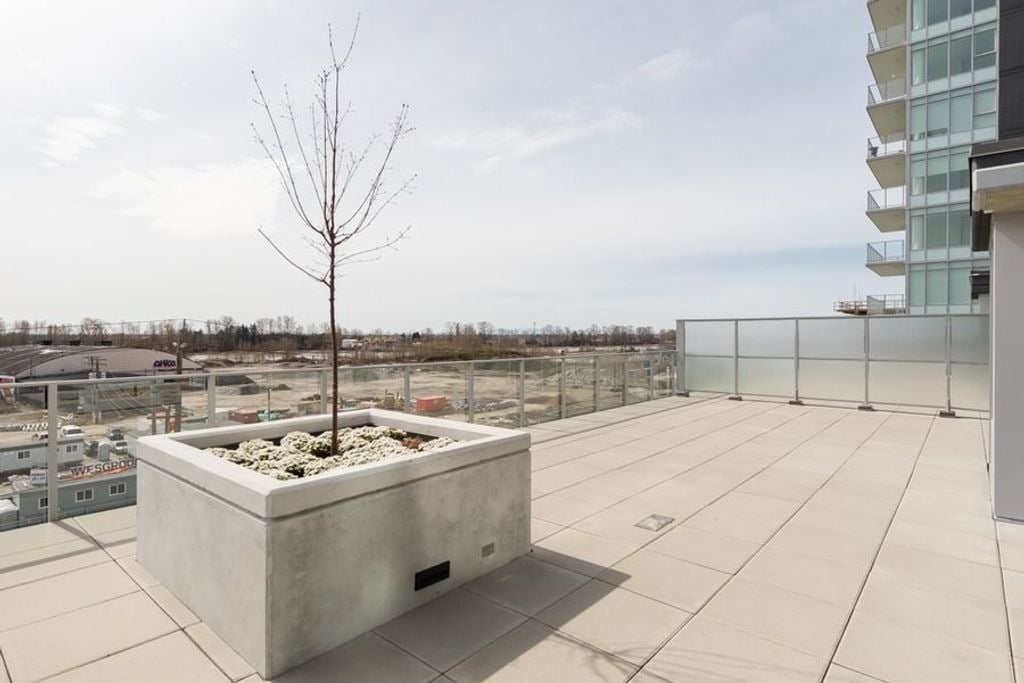 3581 E Kent Ave N, #608