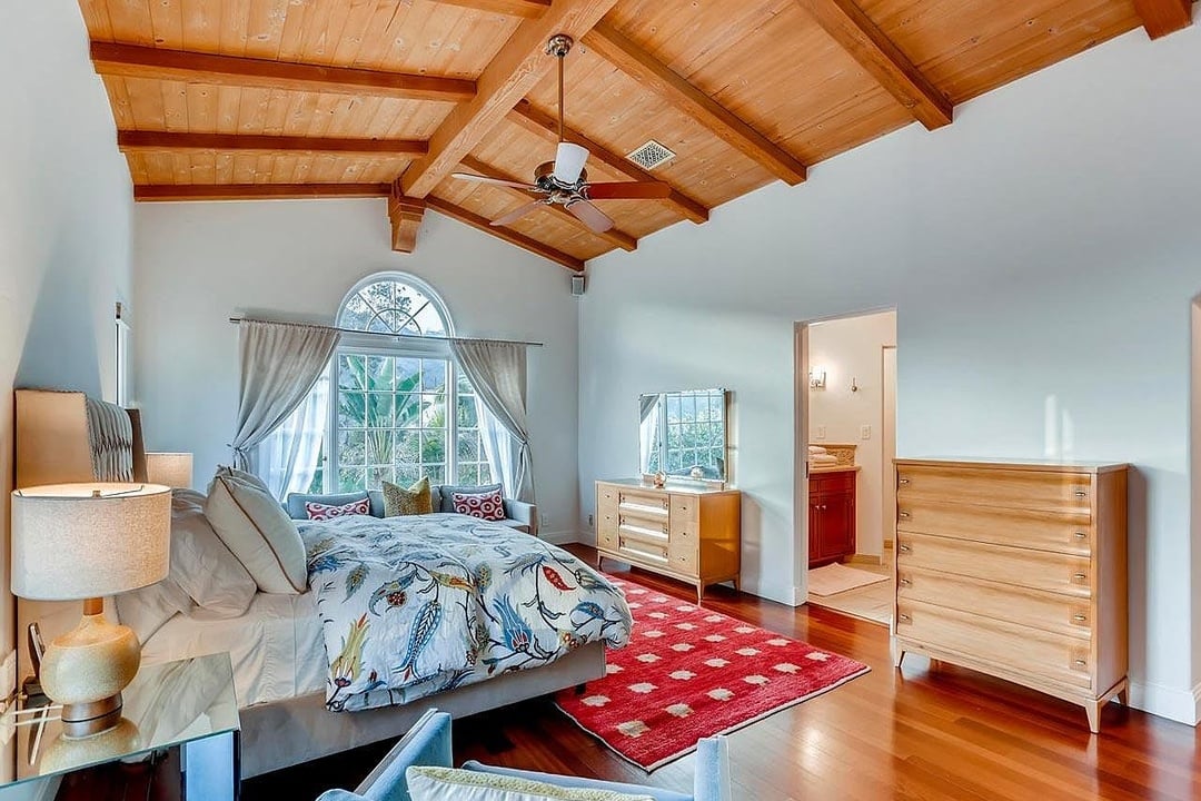 Grandeur Lodge