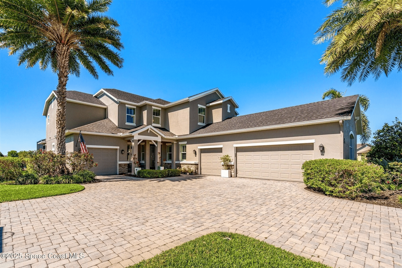 3077 Cortona Dr