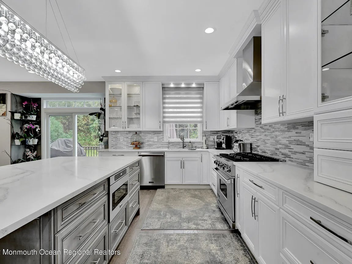 320 Bernard Dr