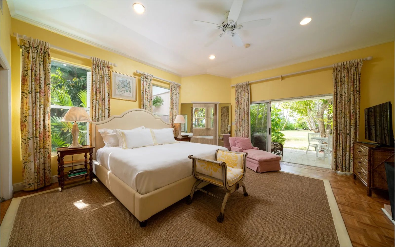 Magnificent Lyford Cay Beachfront Estate