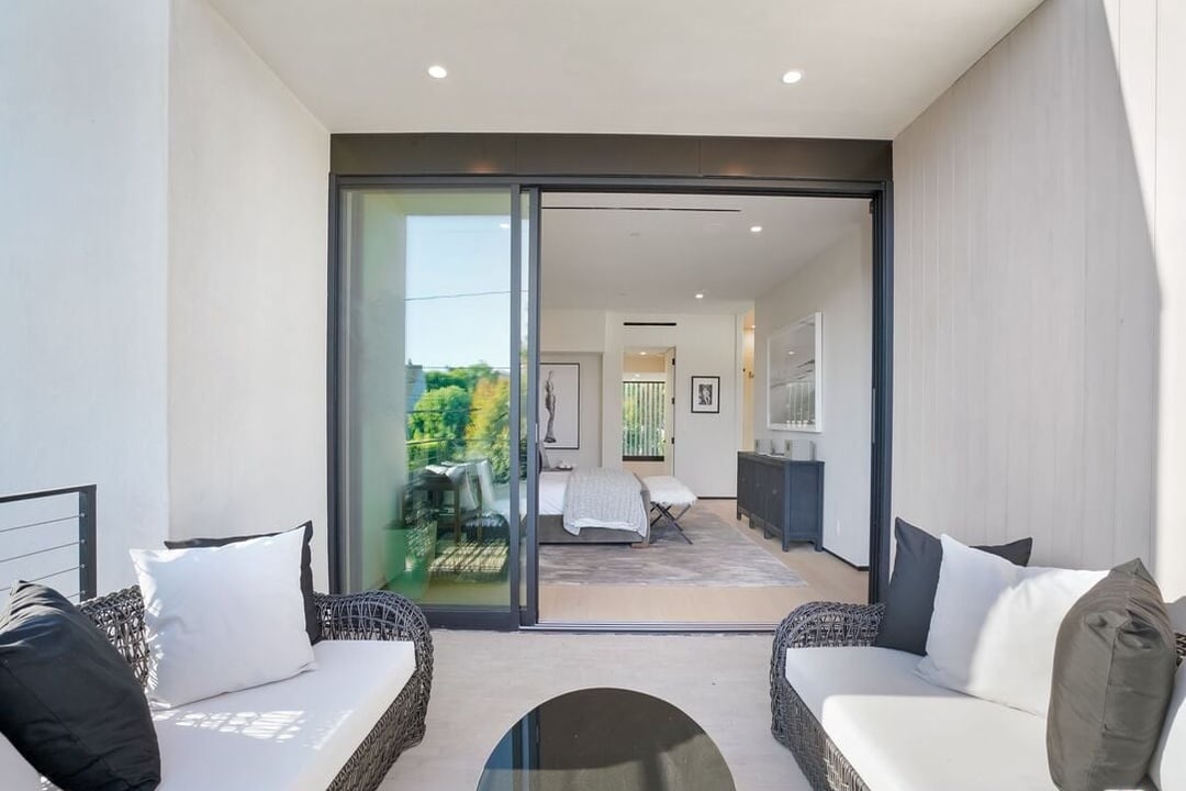 Windmere Crest, Dorrington Ave, 90048