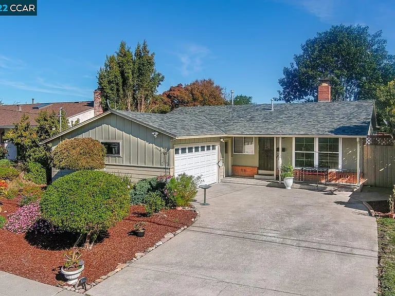 15314 Laverne Dr