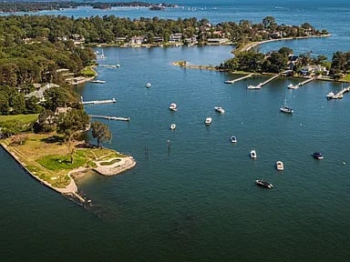 1350 Greacen Point Rd