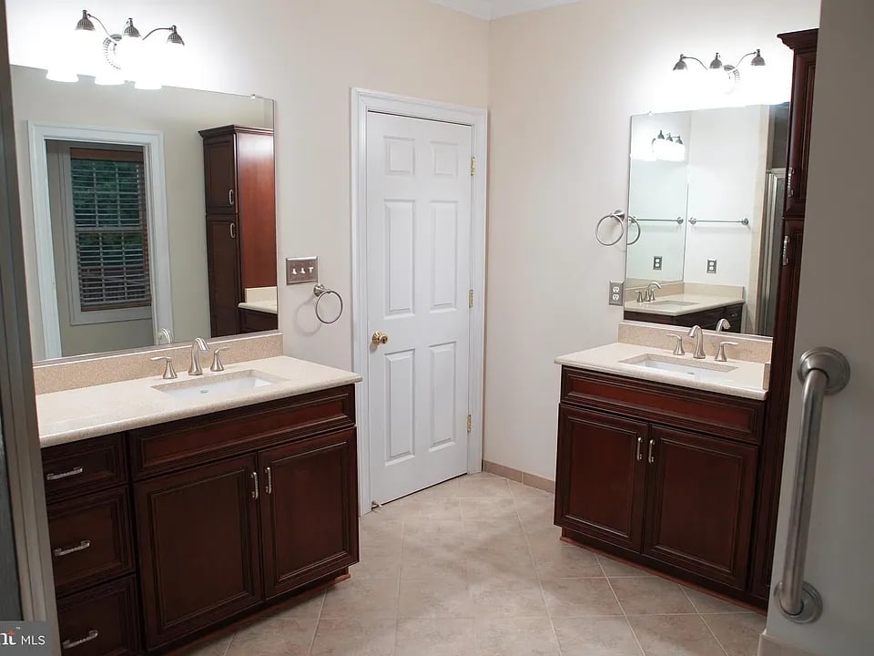 15613 Thoroughfare Rd