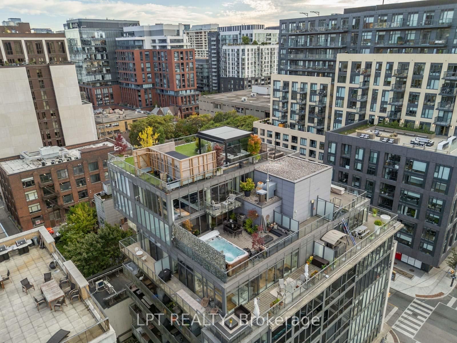 PENTHOUSE LUXURY IN KING WEST