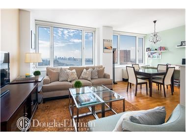 635 W 42nd St, #37HH