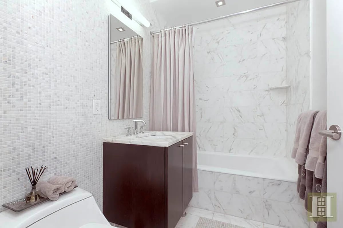 46-30 Center Blvd, #203