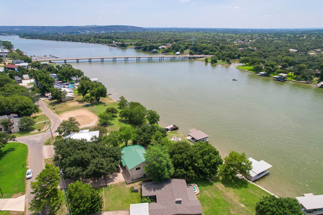 1704 Bluebonnet Lane