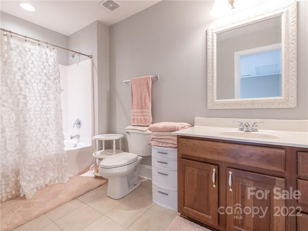 2704 Occaneechi Ct