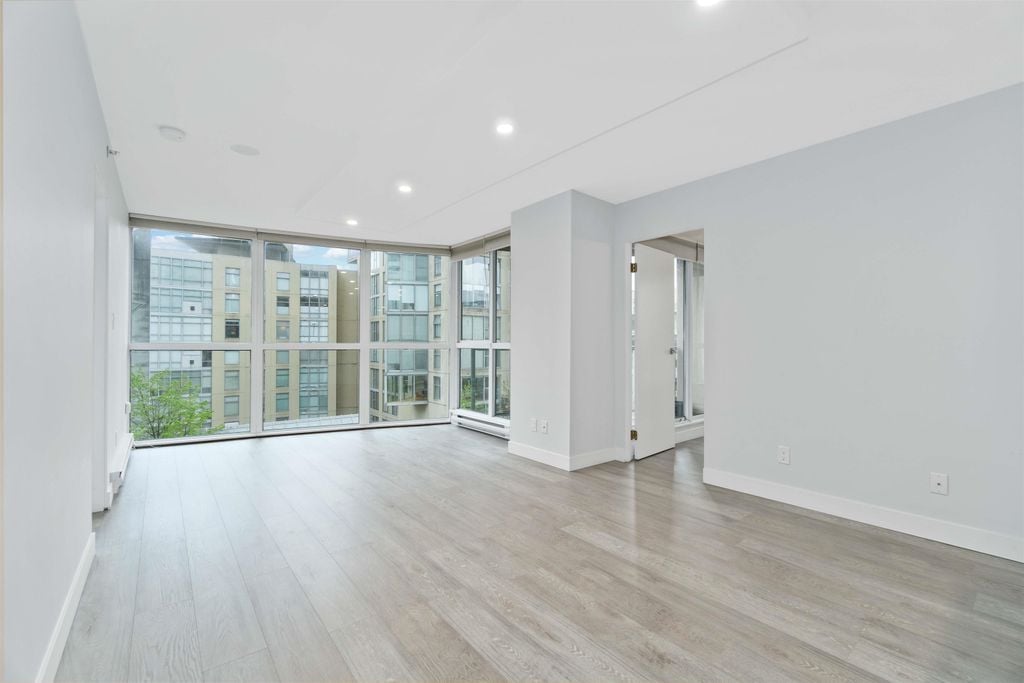 907 Beach Ave, #602