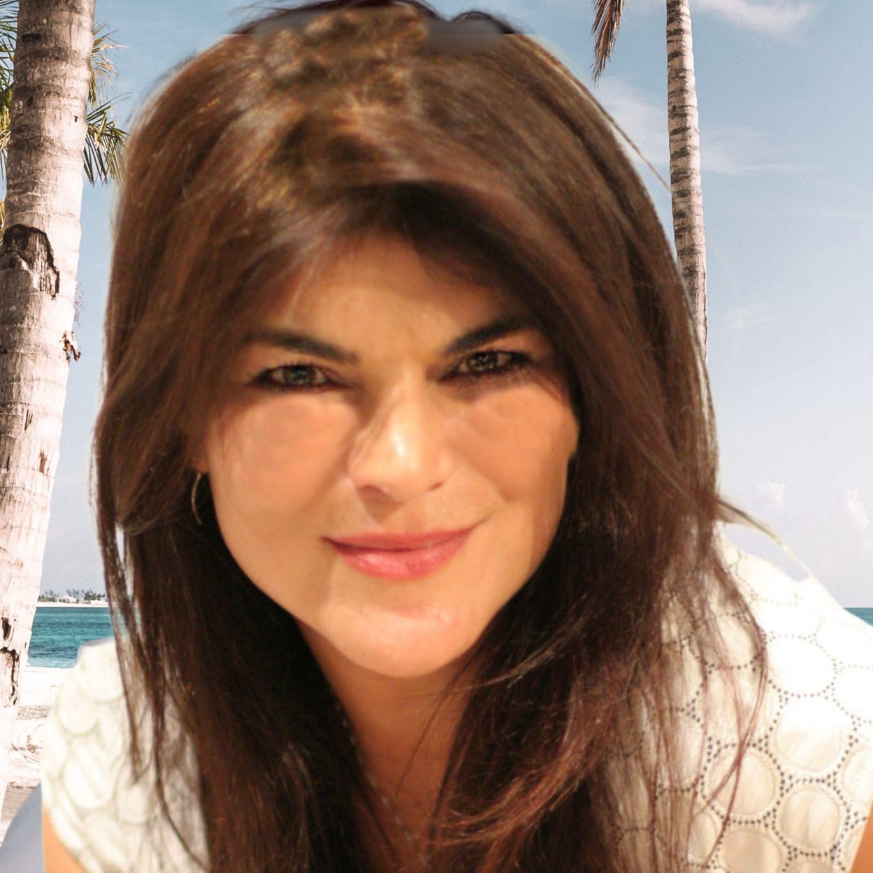 Yosmar Monique Martinez Miami Beach, FL Real Estate Agent Headshot