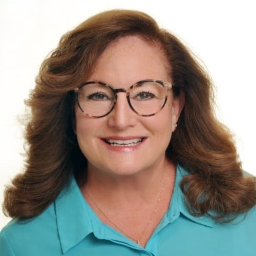 Jewell Hudson Fairfax Station, VA Real Estate Agent Headshot