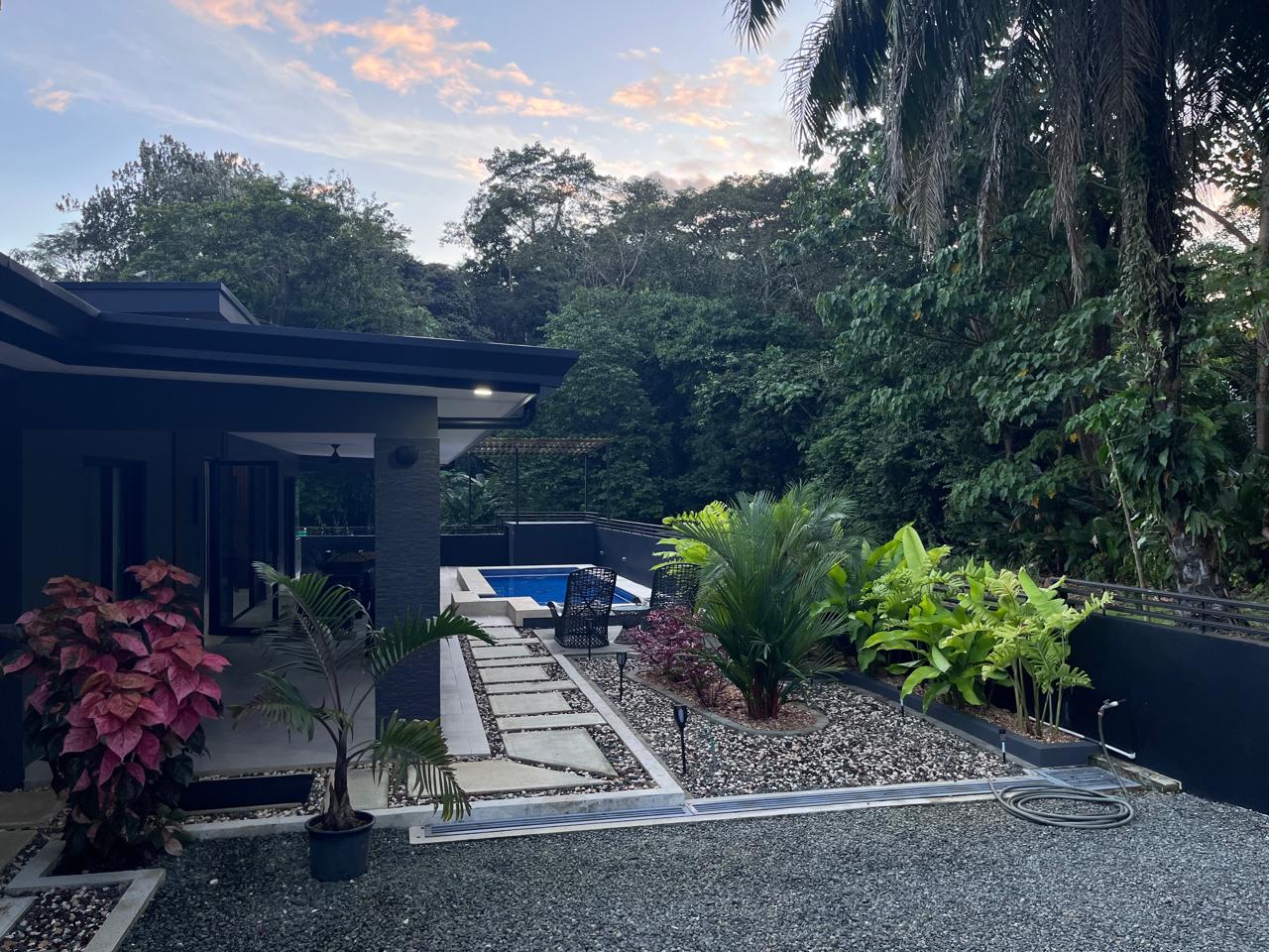 Gorgeous Brand New 3br Home close to Dominical with extra land.