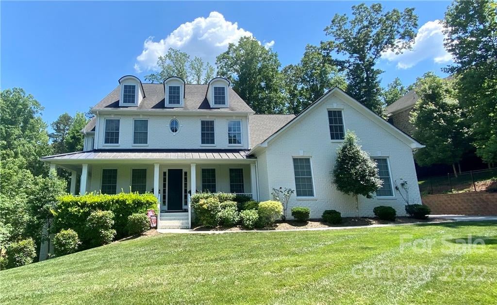 709 Woodcliff Ct