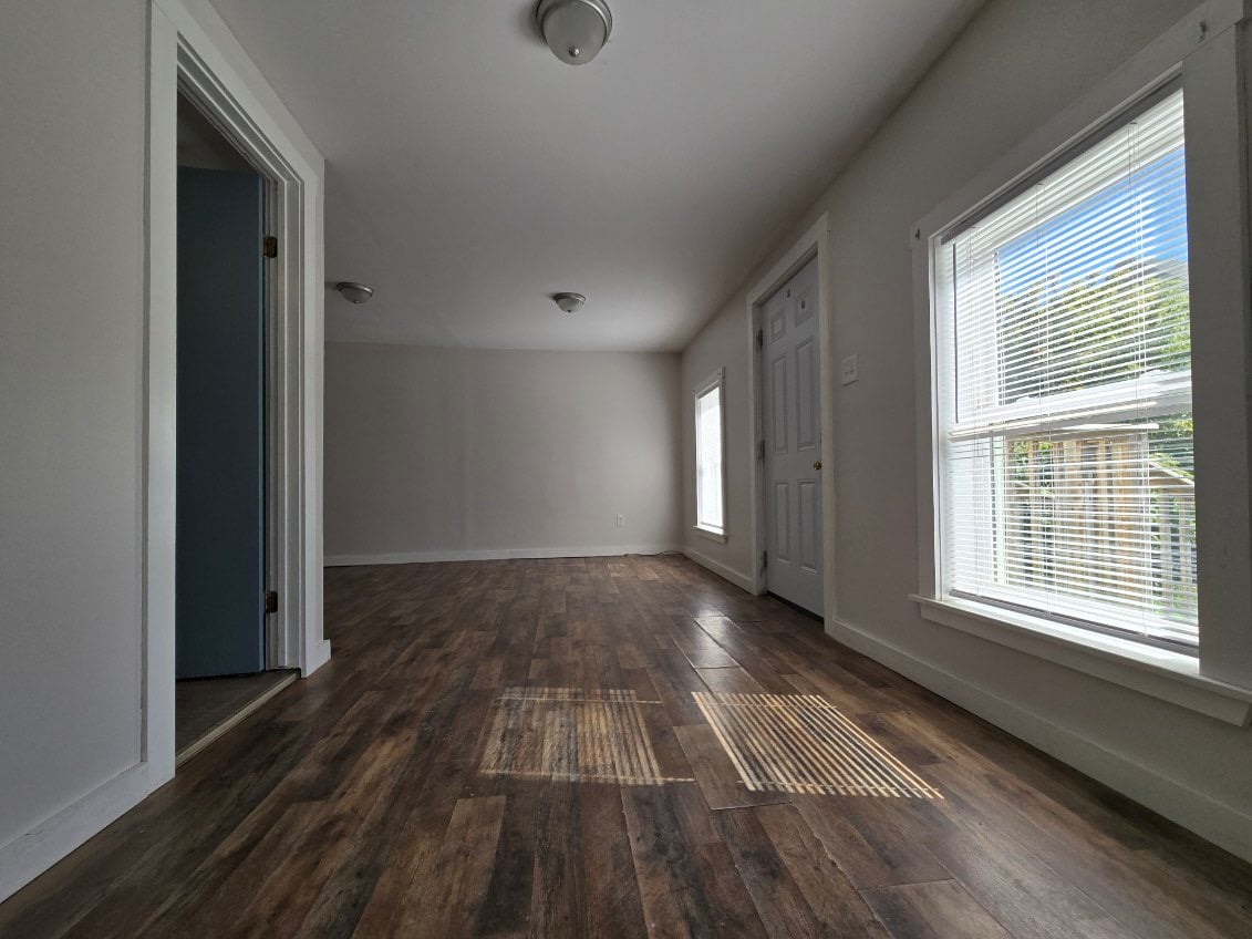 25 James St #B Rockland 