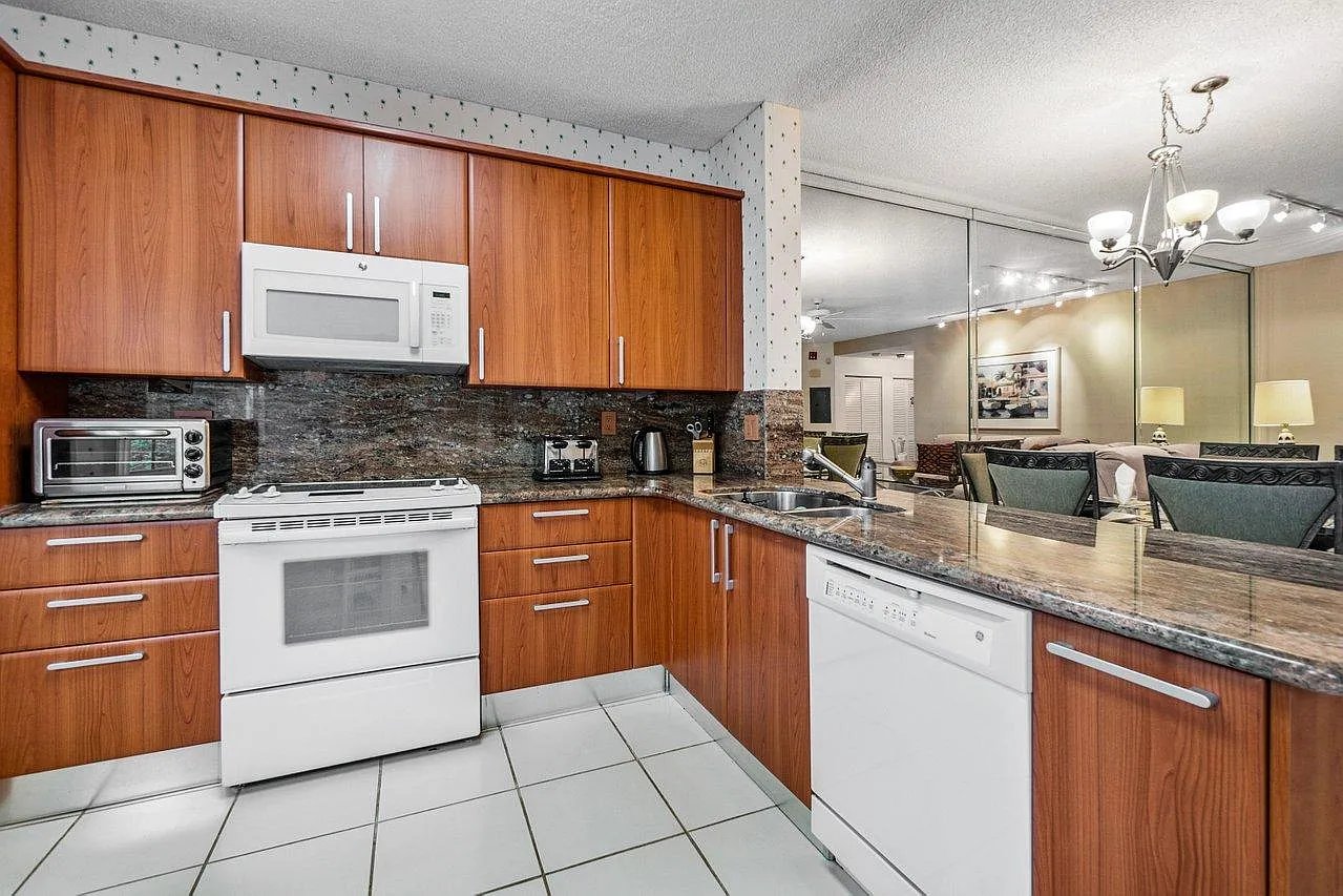 6566 Via Regina #6566