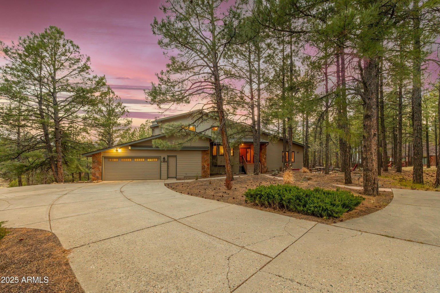 1206 N La Costa Ln