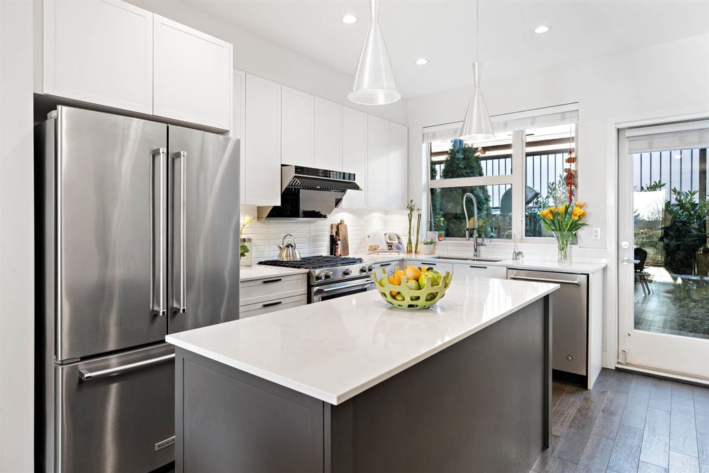 244 E 5th St, #15