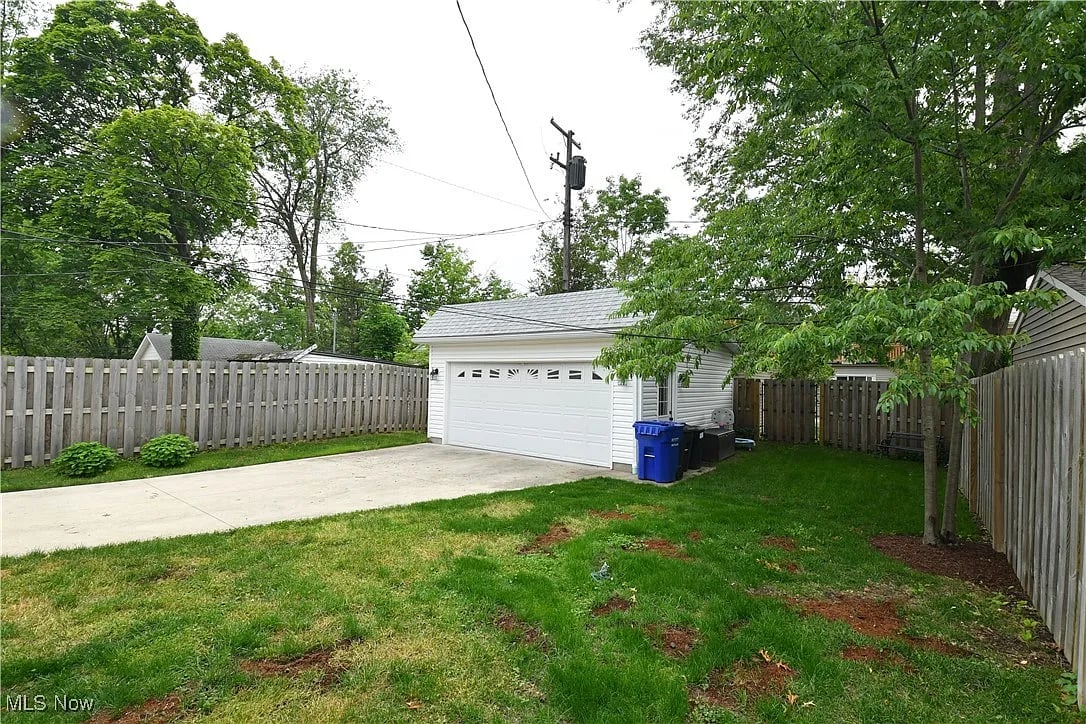 2482 Traymore Rd