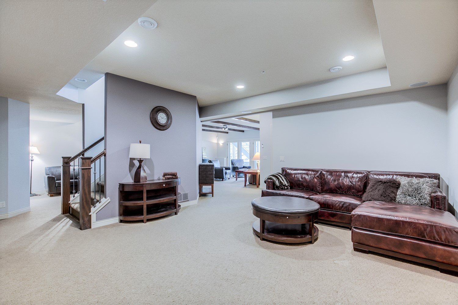 Luxurious Walkout End-Unit in Private Setting